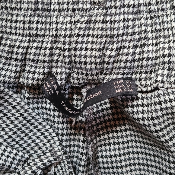 Zara cropped pants. White and black. Sz xs. - Picture 4 of 5